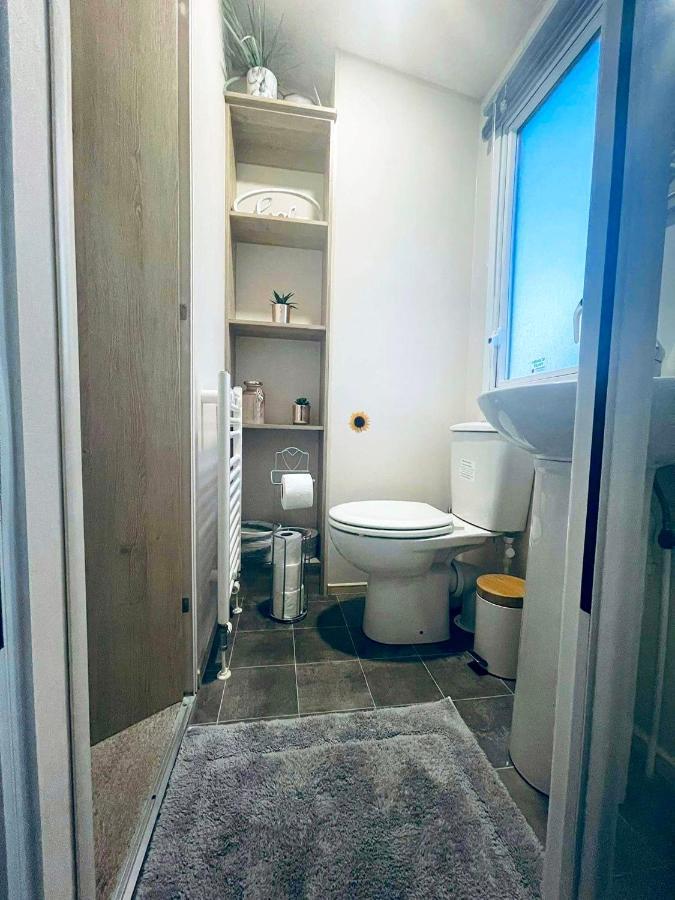 The Sunflower Luxury Caravan At Tattersall Lakes Tattershall Exterior foto